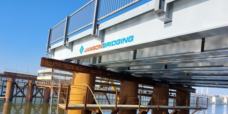 Tijdelijke brug vormt essentiële schakel in megaproject Terneuzen