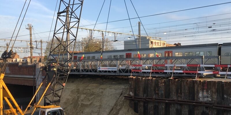 Voetgangersbrug t.b.v. toegang MATEXPO